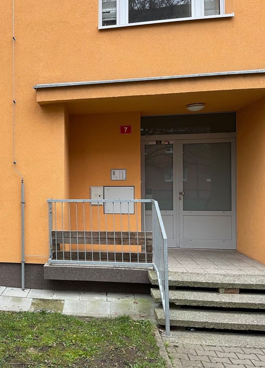 Prenájom bytu 3-izbový 65 m², Křimická, Plzeň, Plzeňský kraj Prenájom bytu 3-izbový 65 m², Křimická, Plzeň, Plzeňský kraj