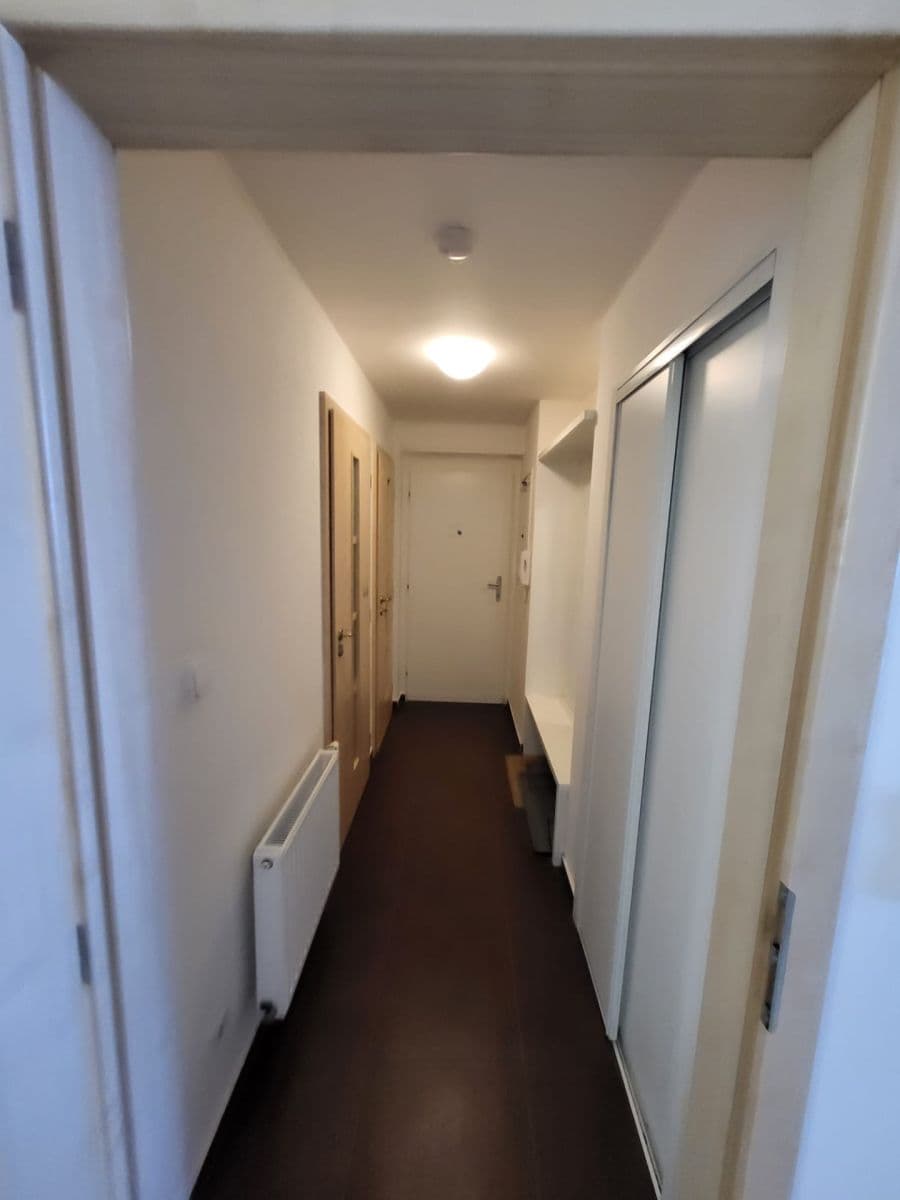 Prenájom bytu 2-izbový 55 m², Osadní, Praha, Praha Prenájom bytu 2-izbový 55 m², Osadní, Praha, Praha