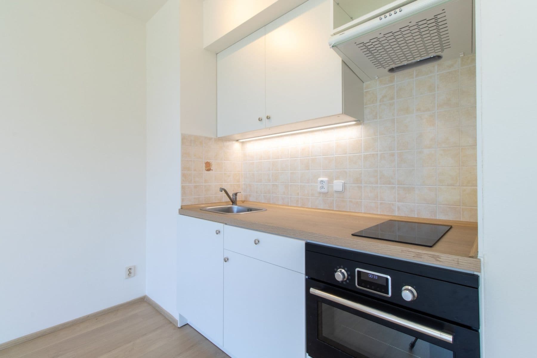 Prenájom bytu 1-izbový 30 m², Bohumila Landy, Kladno, Středočeský kraj Prenájom bytu 1-izbový 30 m², Bohumila Landy, Kladno, Středočeský kraj