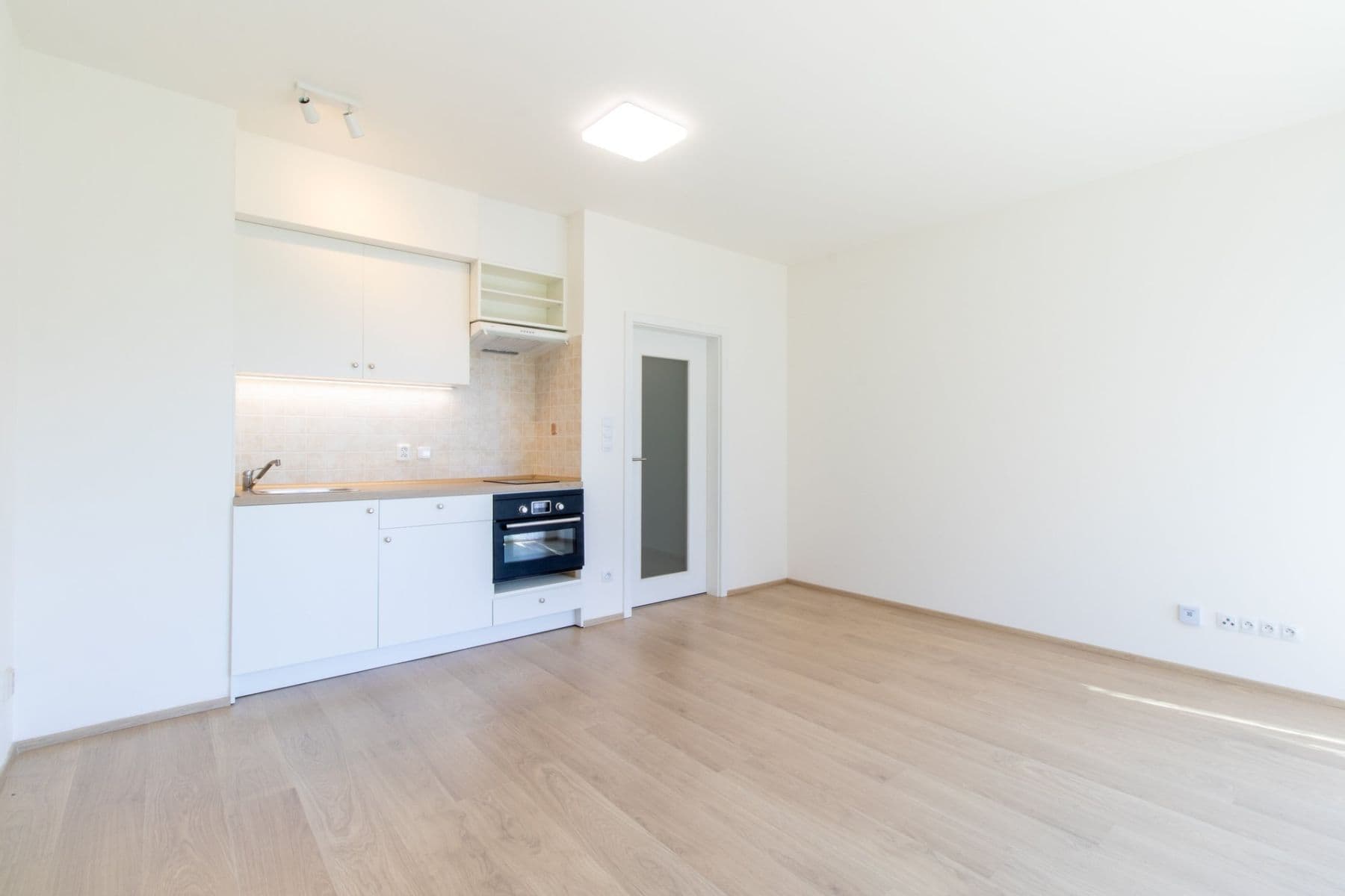 Prenájom bytu 1-izbový 30 m², Bohumila Landy, Kladno, Středočeský kraj Prenájom bytu 1-izbový 30 m², Bohumila Landy, Kladno, Středočeský kraj