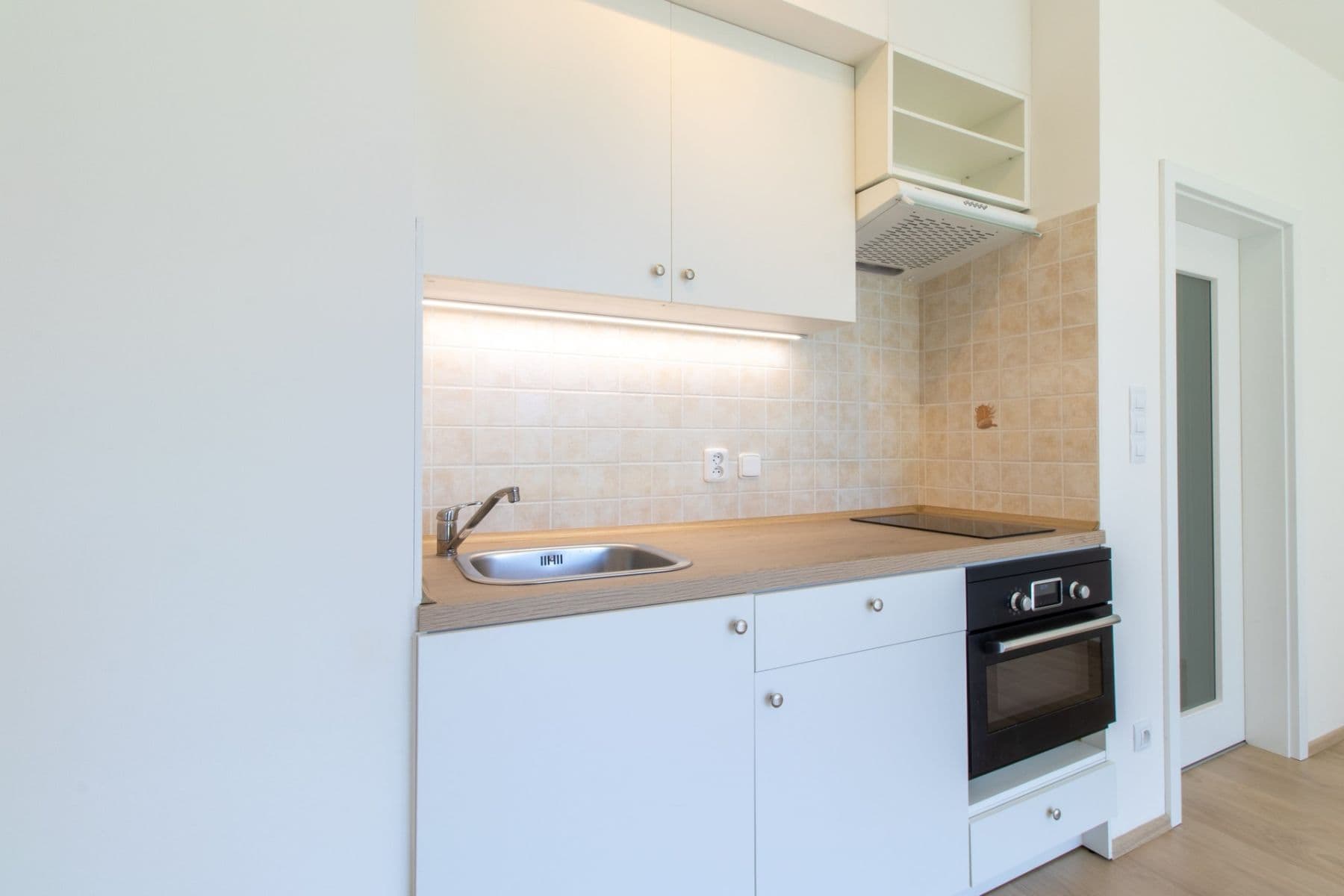 Prenájom bytu 1-izbový 30 m², Bohumila Landy, Kladno, Středočeský kraj Prenájom bytu 1-izbový 30 m², Bohumila Landy, Kladno, Středočeský kraj