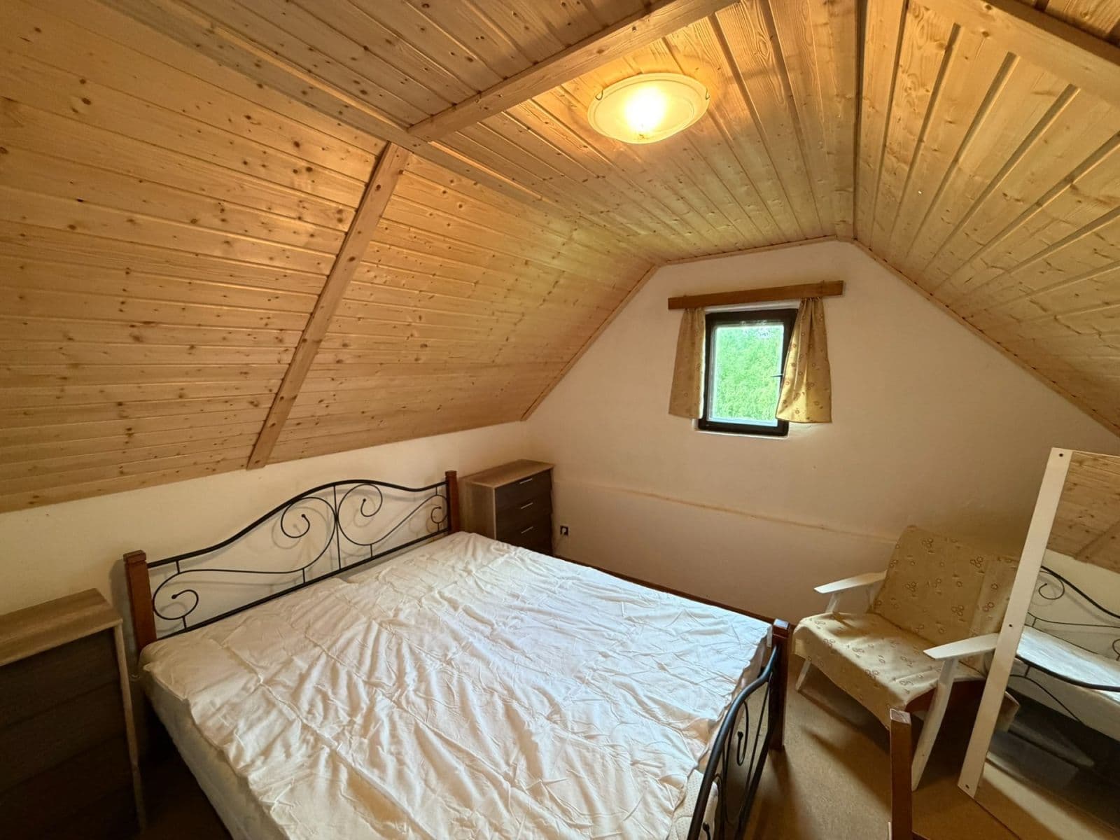 Predaj rekreačného objektu 30 m², pozemok 457 m², Pašinka, Středočeský kraj Predaj rekreačného objektu 30 m², pozemok 457 m², Pašinka, Středočeský kraj