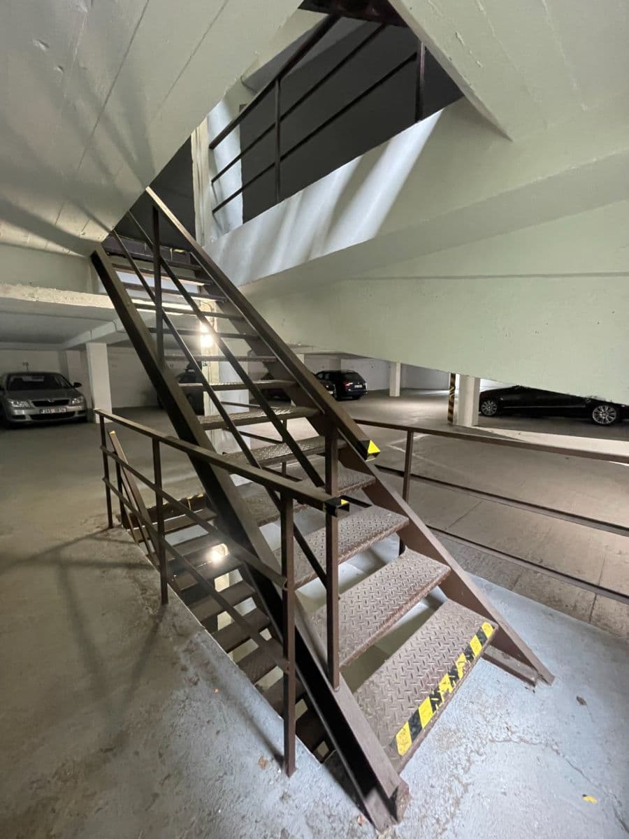 Predaj garáže 12 m², Pod Klaudiánkou, Praha, Praha Predaj garáže 12 m², Pod Klaudiánkou, Praha, Praha