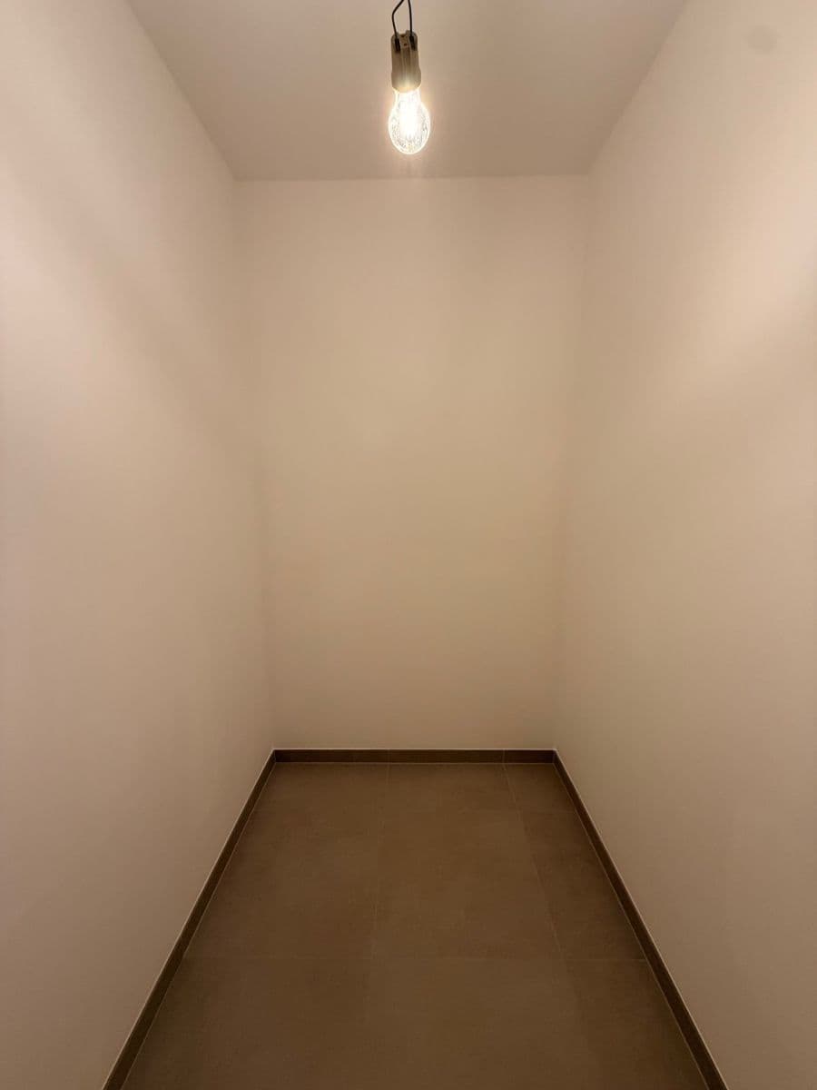 Prenájom bytu 4-izbový 77 m², Hartigova, Praha, Praha Prenájom bytu 4-izbový 77 m², Hartigova, Praha, Praha
