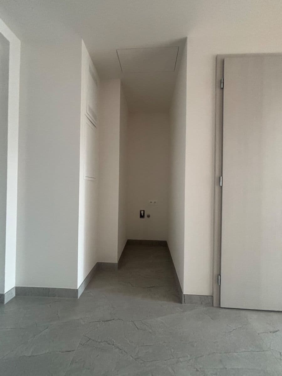 Prenájom bytu 2-izbový 52 m², Komárkova, Praha, Praha Prenájom bytu 2-izbový 52 m², Komárkova, Praha, Praha