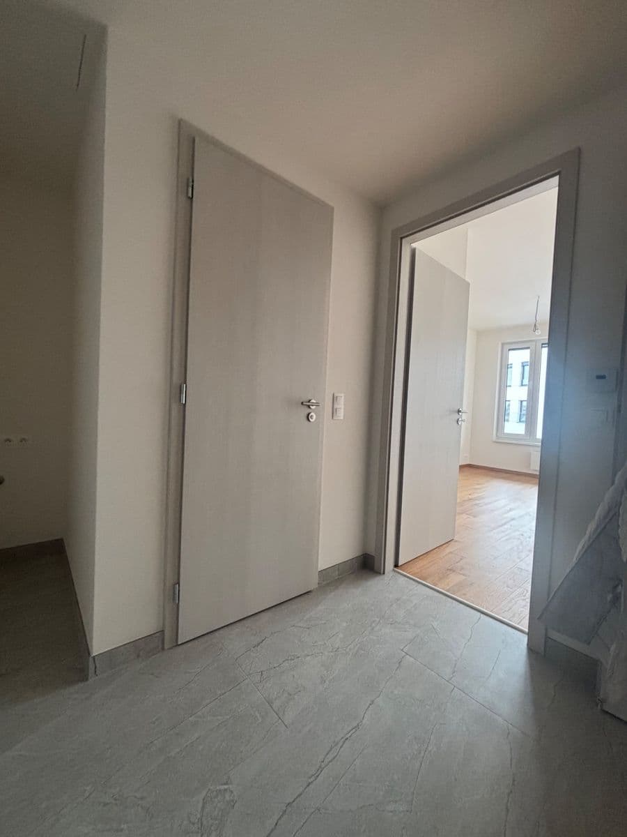 Prenájom bytu 2-izbový 52 m², Komárkova, Praha, Praha Prenájom bytu 2-izbový 52 m², Komárkova, Praha, Praha