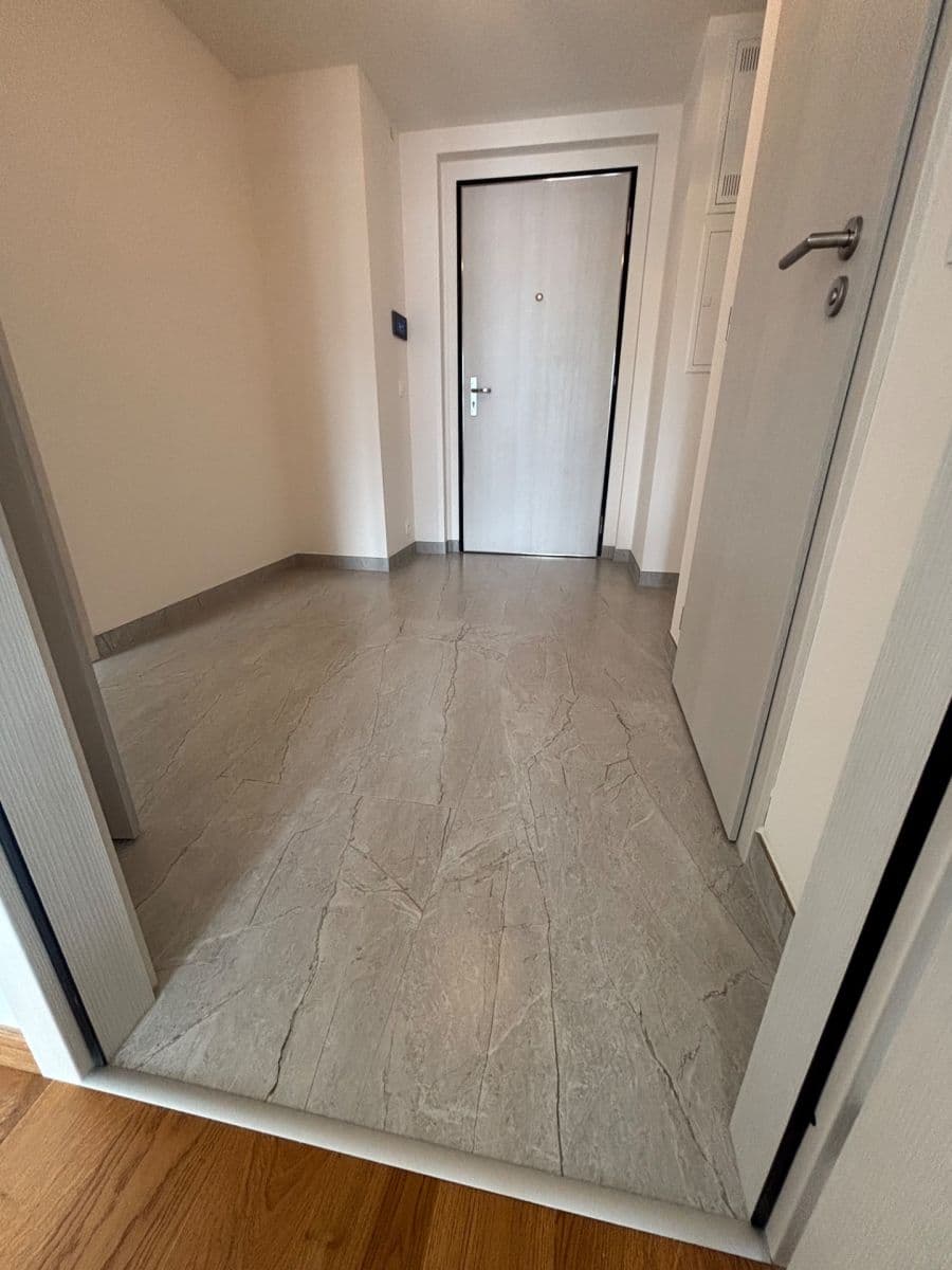 Prenájom bytu 2-izbový 52 m², Komárkova, Praha, Praha Prenájom bytu 2-izbový 52 m², Komárkova, Praha, Praha