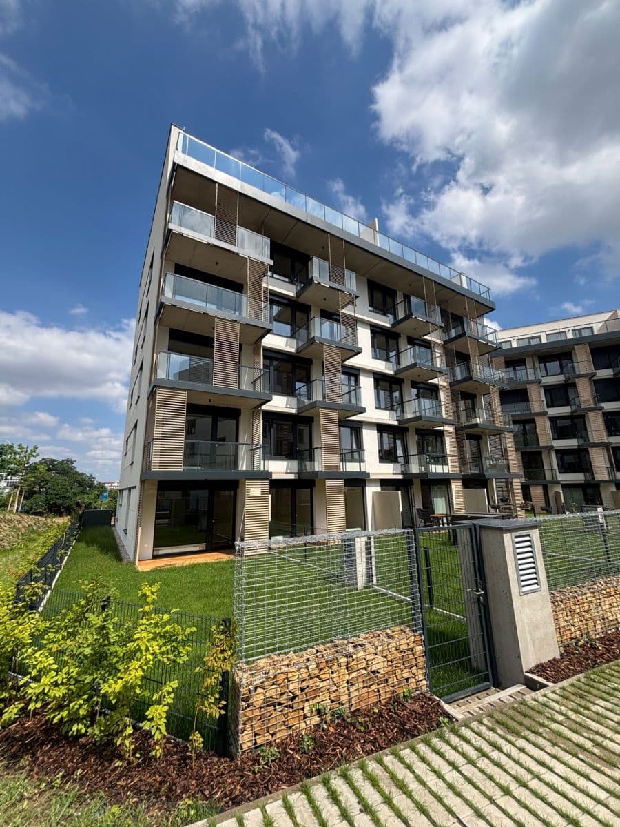 Prenájom bytu 2-izbový 52 m², Komárkova, Praha, Praha Prenájom bytu 2-izbový 52 m², Komárkova, Praha, Praha