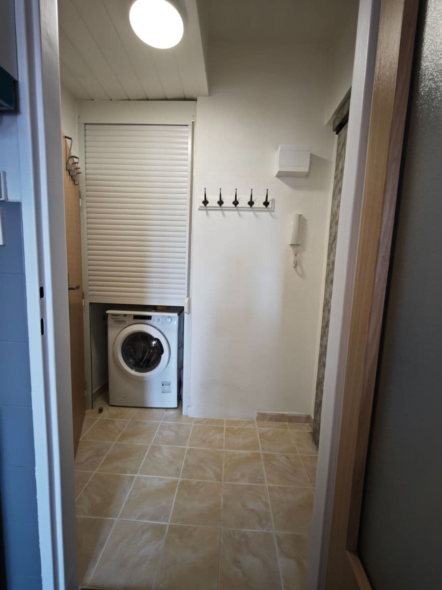 Prenájom bytu 1-izbový 28 m², Komunardů, Praha, Praha Prenájom bytu 1-izbový 28 m², Komunardů, Praha, Praha