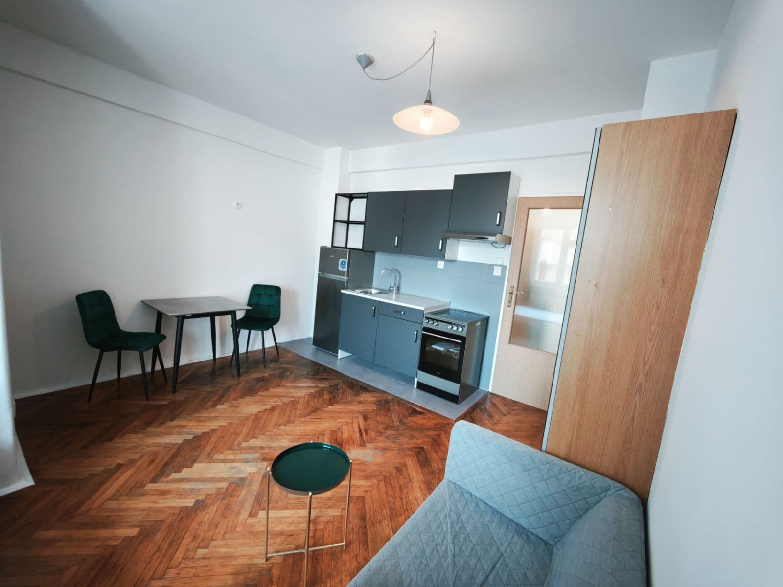Prenájom bytu 1-izbový 28 m², Komunardů, Praha, Praha Prenájom bytu 1-izbový 28 m², Komunardů, Praha, Praha