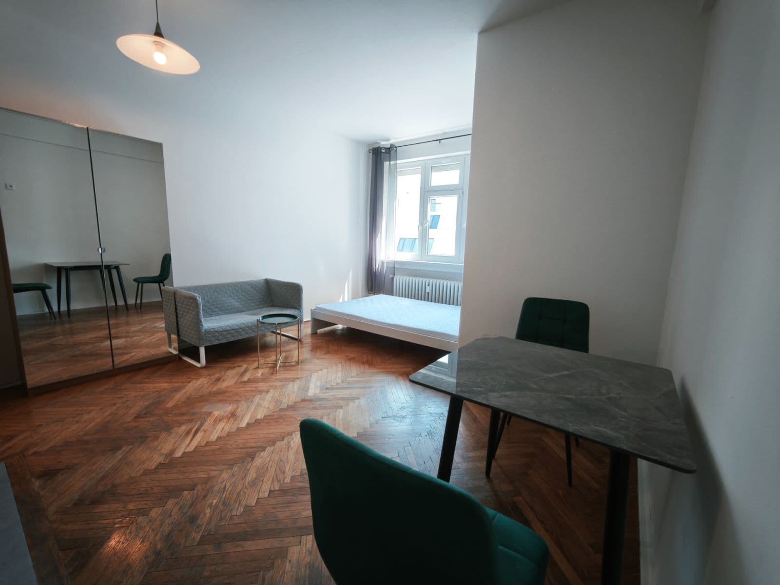 Prenájom bytu 1-izbový 28 m², Komunardů, Praha, Praha Prenájom bytu 1-izbový 28 m², Komunardů, Praha, Praha
