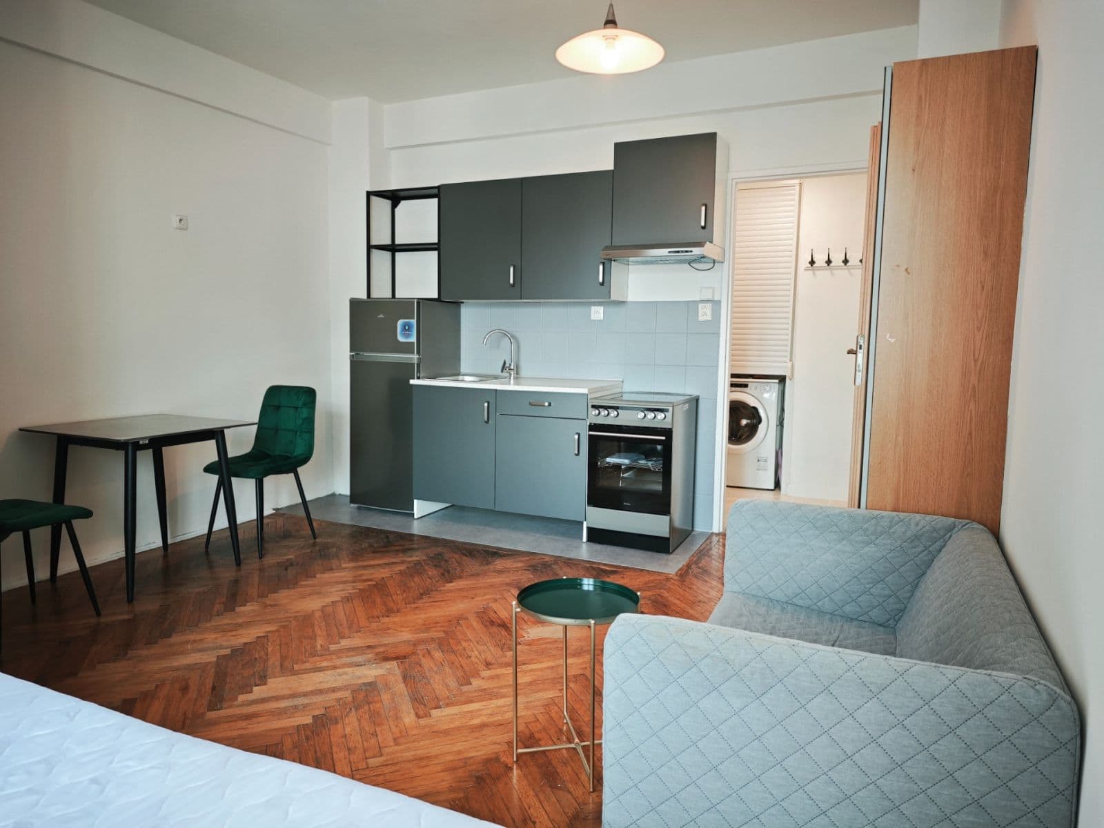 Prenájom bytu 1-izbový 28 m², Komunardů, Praha, Praha Prenájom bytu 1-izbový 28 m², Komunardů, Praha, Praha