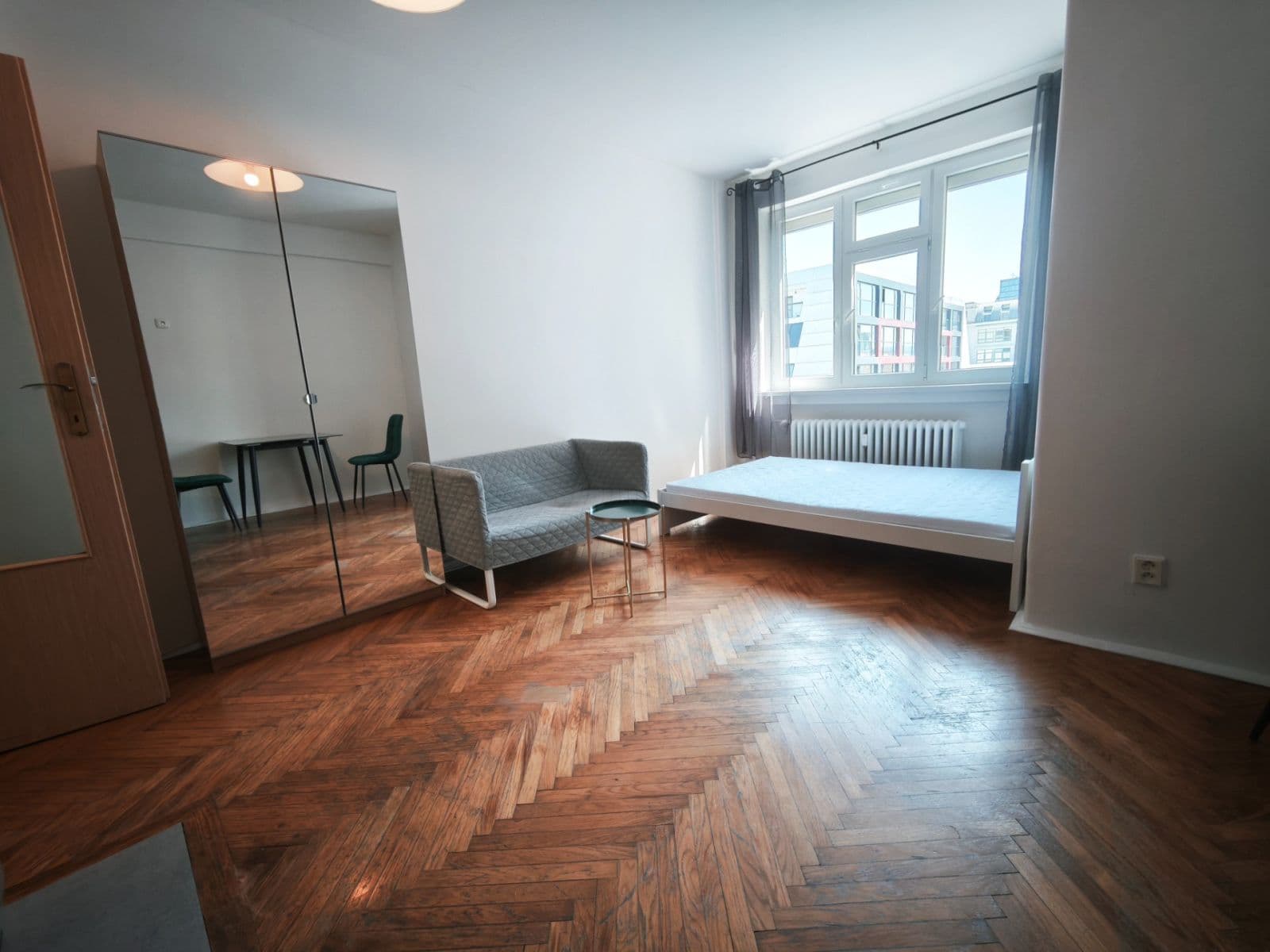 Prenájom bytu 1-izbový 28 m², Komunardů, Praha, Praha Prenájom bytu 1-izbový 28 m², Komunardů, Praha, Praha