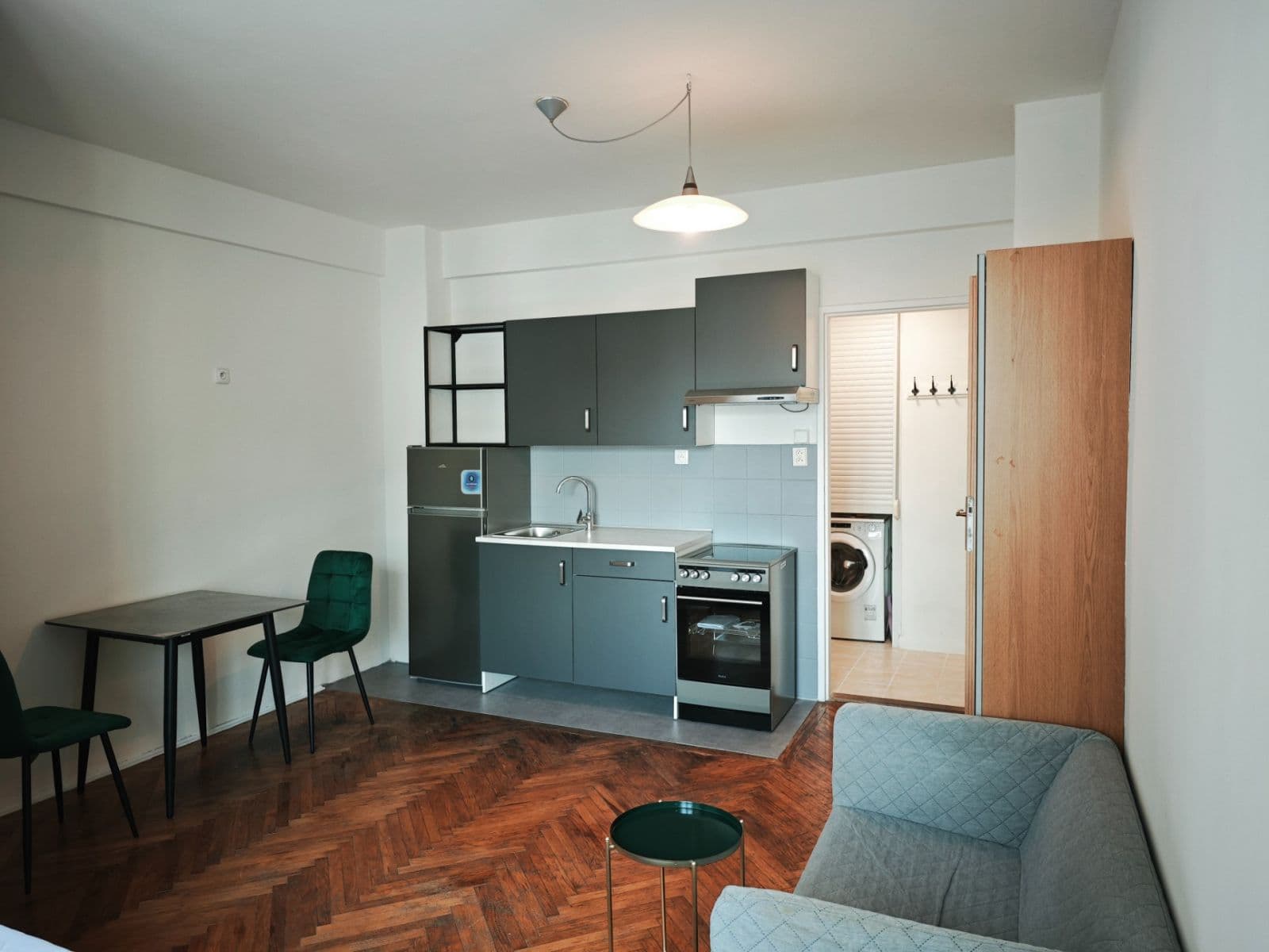 Prenájom bytu 1-izbový 28 m², Komunardů, Praha, Praha Prenájom bytu 1-izbový 28 m², Komunardů, Praha, Praha