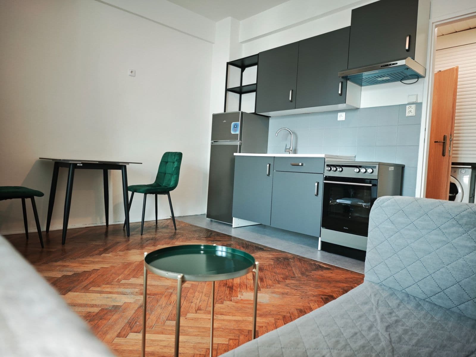 Prenájom bytu 1-izbový 28 m², Komunardů, Praha, Praha Prenájom bytu 1-izbový 28 m², Komunardů, Praha, Praha