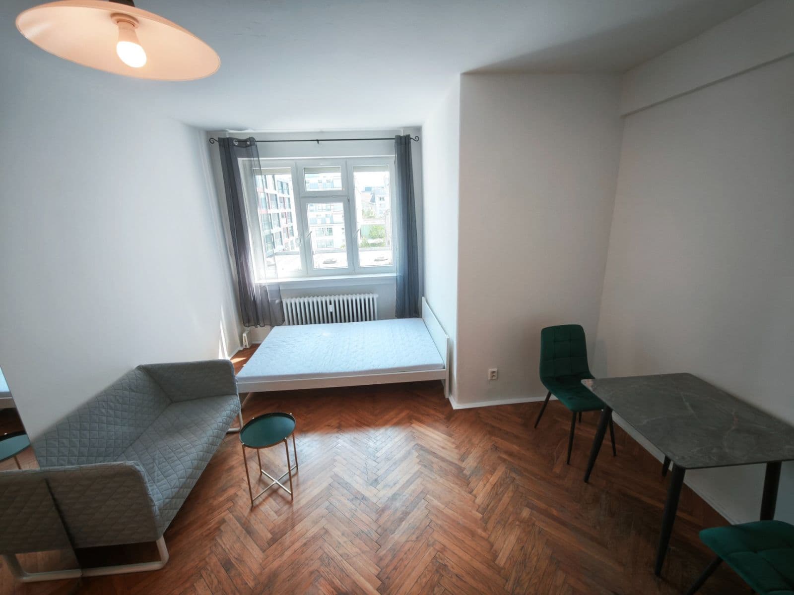 Prenájom bytu 1-izbový 28 m², Komunardů, Praha, Praha Prenájom bytu 1-izbový 28 m², Komunardů, Praha, Praha
