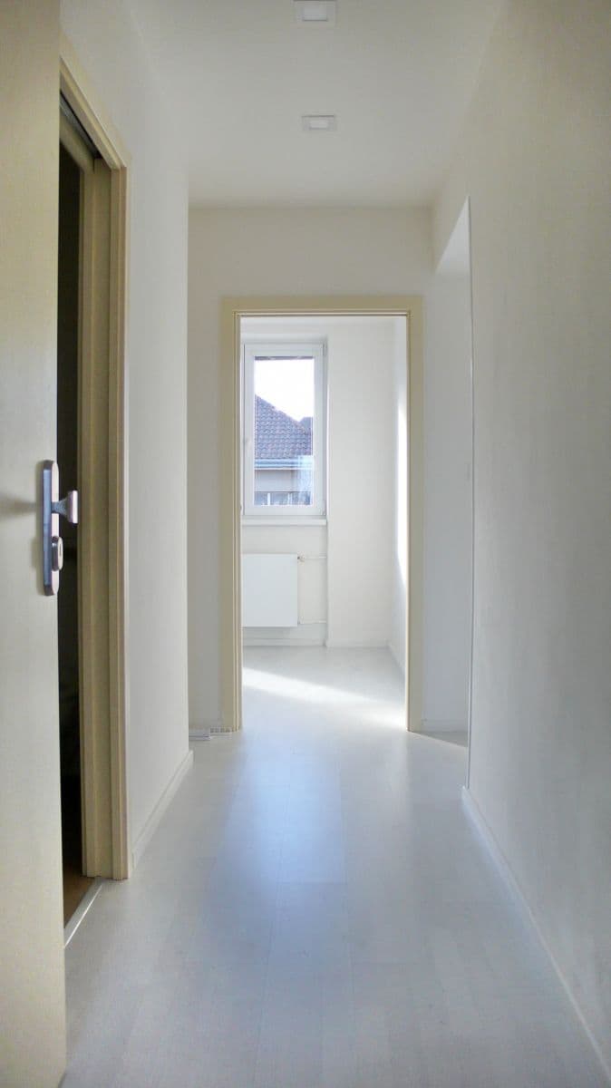 Prenájom bytu 2-izbový 40 m², Čínská, Praha, Praha Prenájom bytu 2-izbový 40 m², Čínská, Praha, Praha