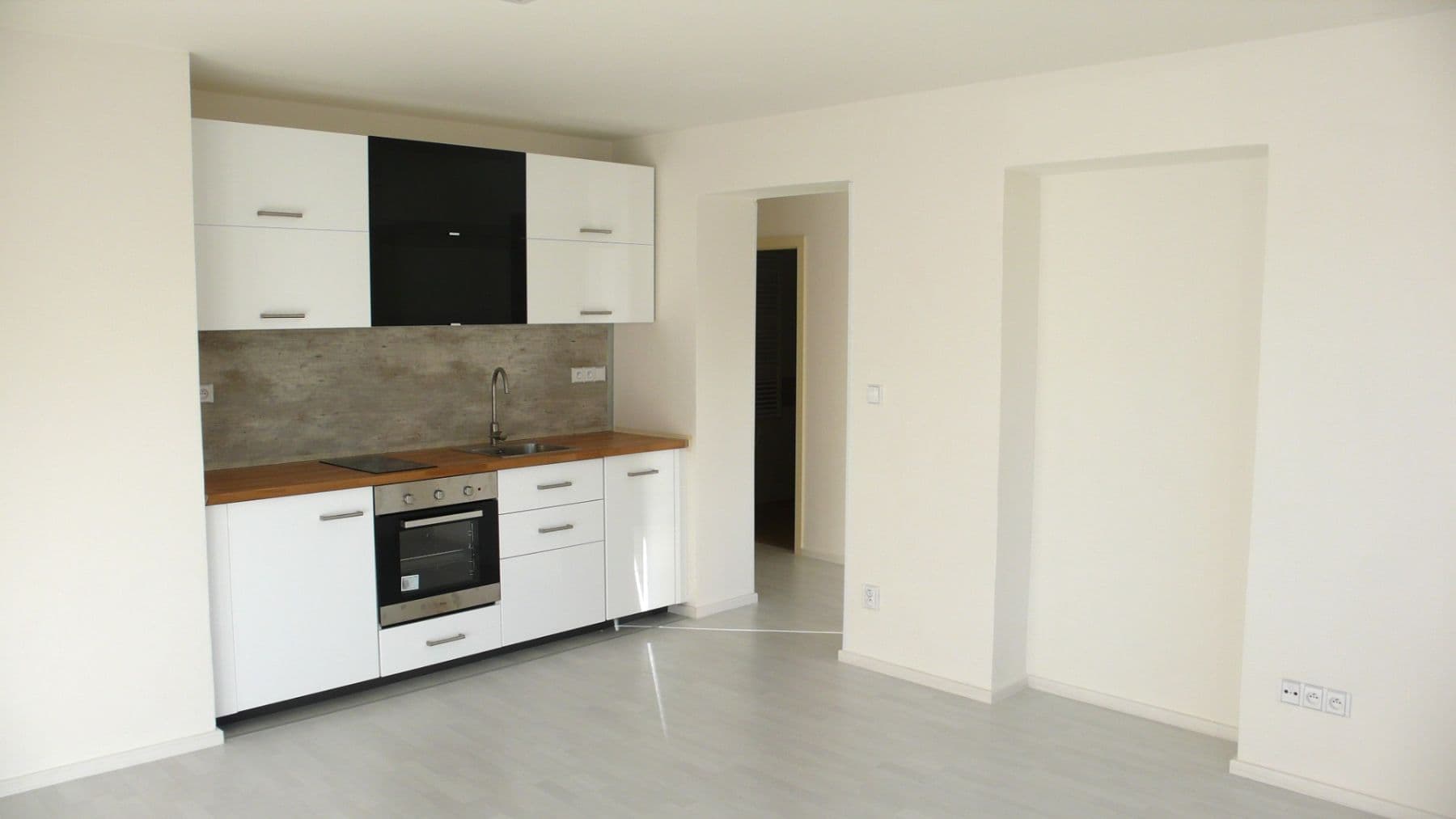 Prenájom bytu 2-izbový 40 m², Čínská, Praha, Praha Prenájom bytu 2-izbový 40 m², Čínská, Praha, Praha