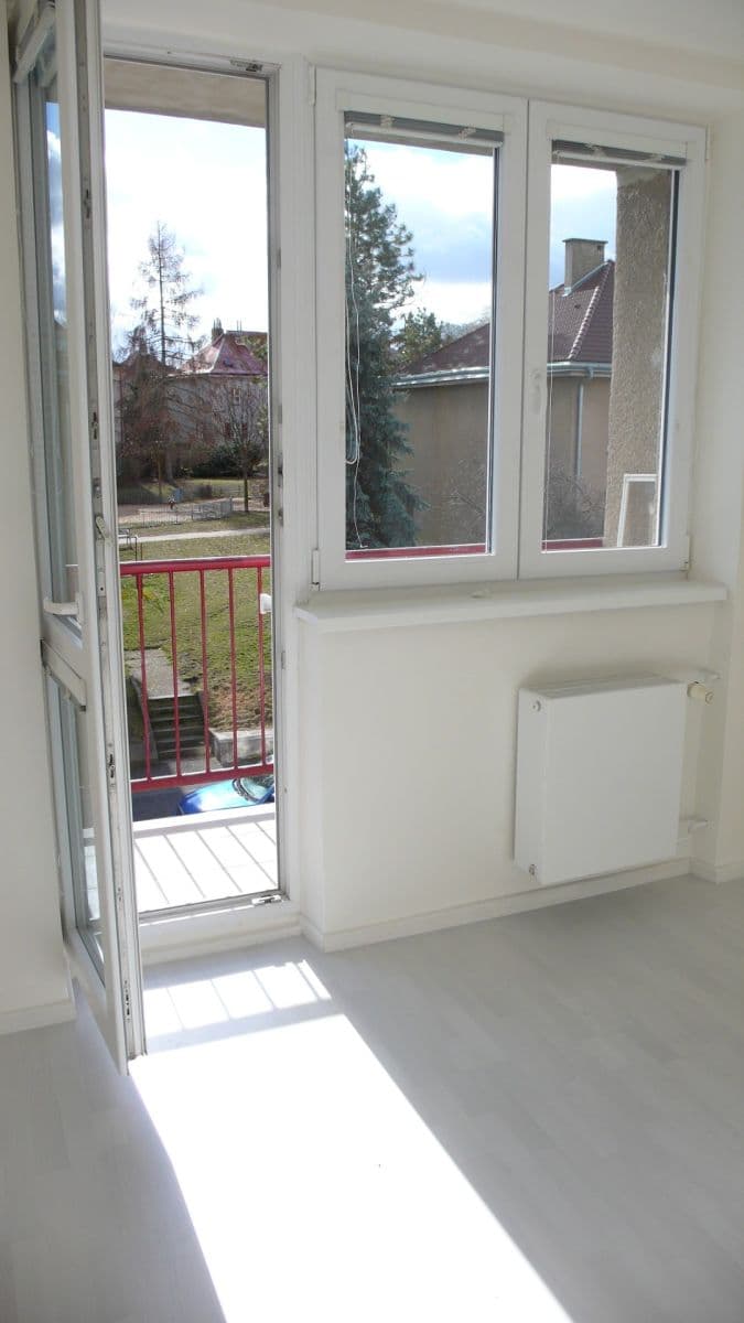 Prenájom bytu 2-izbový 40 m², Čínská, Praha, Praha Prenájom bytu 2-izbový 40 m², Čínská, Praha, Praha
