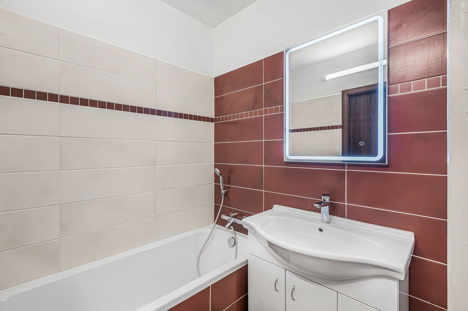 Prenájom bytu 4-izbový 59 m², Hledíková, Praha, Praha Prenájom bytu 4-izbový 59 m², Hledíková, Praha, Praha