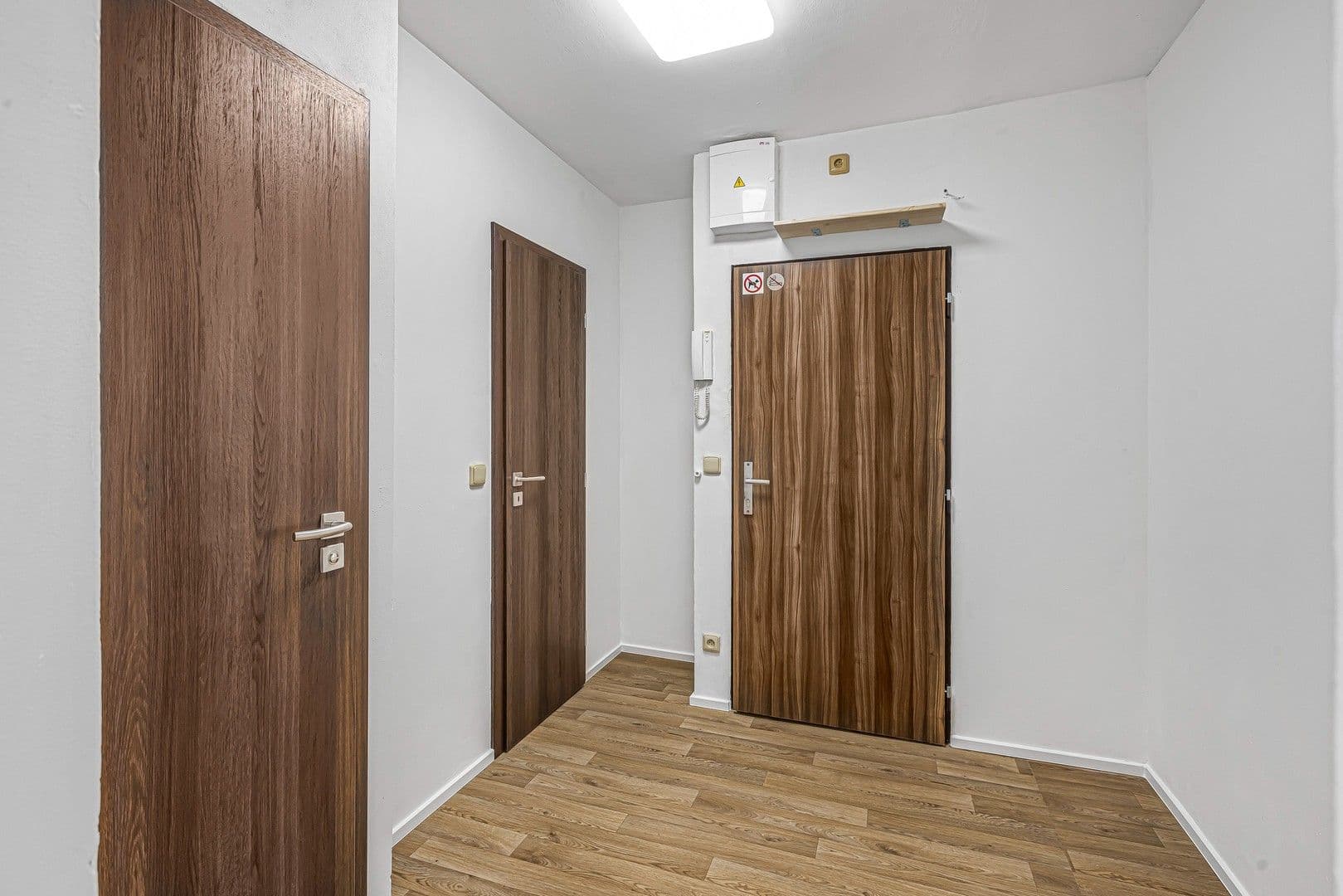 Prenájom bytu 4-izbový 59 m², Hledíková, Praha, Praha Prenájom bytu 4-izbový 59 m², Hledíková, Praha, Praha