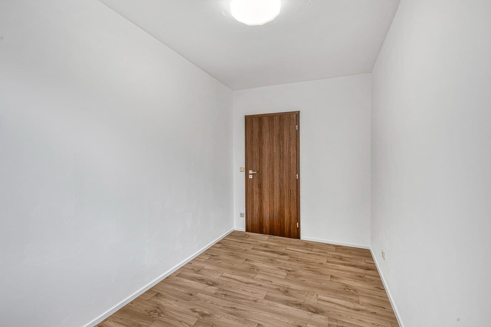 Prenájom bytu 4-izbový 59 m², Hledíková, Praha, Praha Prenájom bytu 4-izbový 59 m², Hledíková, Praha, Praha