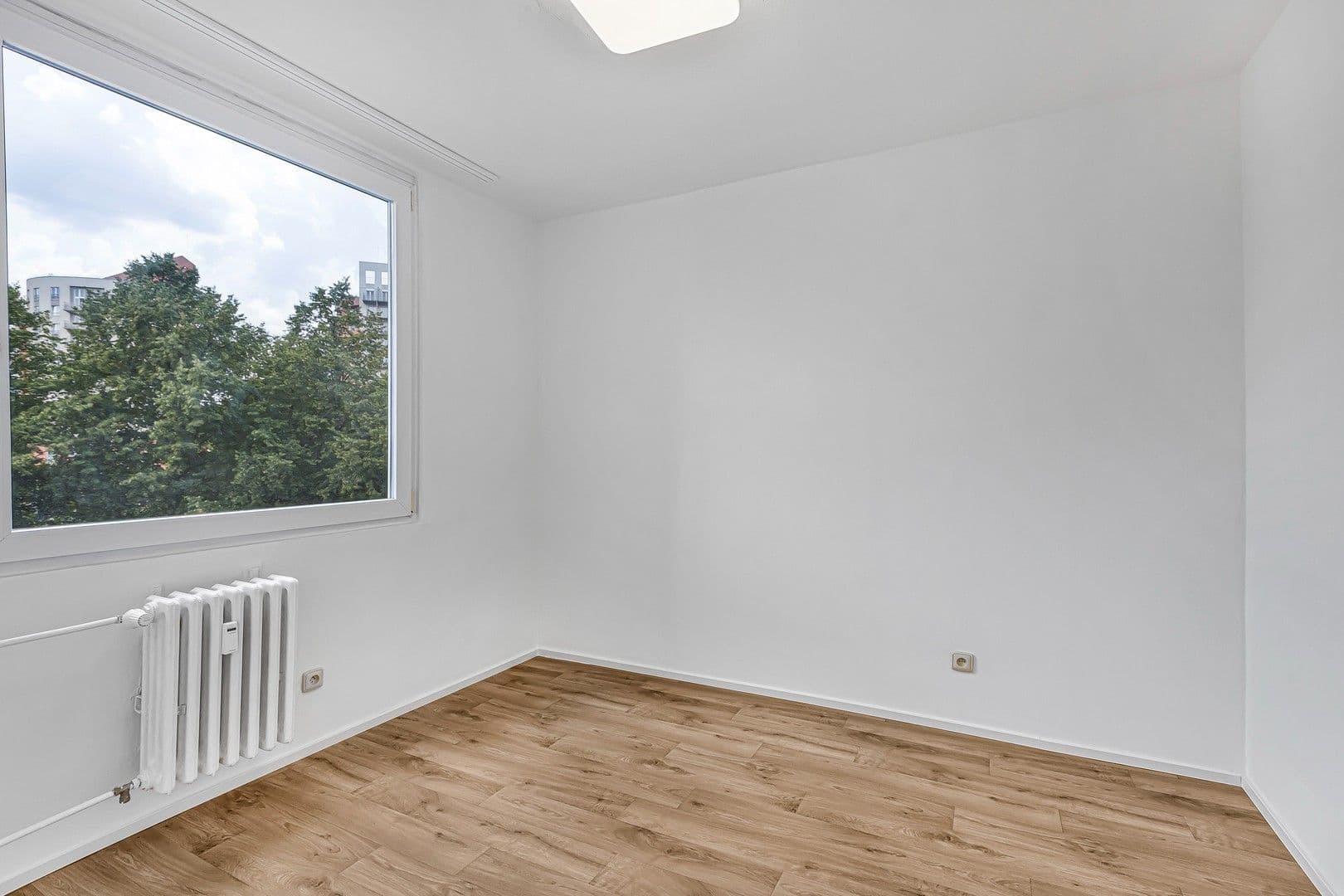 Prenájom bytu 4-izbový 59 m², Hledíková, Praha, Praha Prenájom bytu 4-izbový 59 m², Hledíková, Praha, Praha