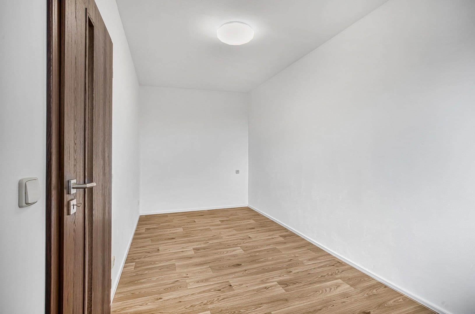 Prenájom bytu 4-izbový 59 m², Hledíková, Praha, Praha Prenájom bytu 4-izbový 59 m², Hledíková, Praha, Praha