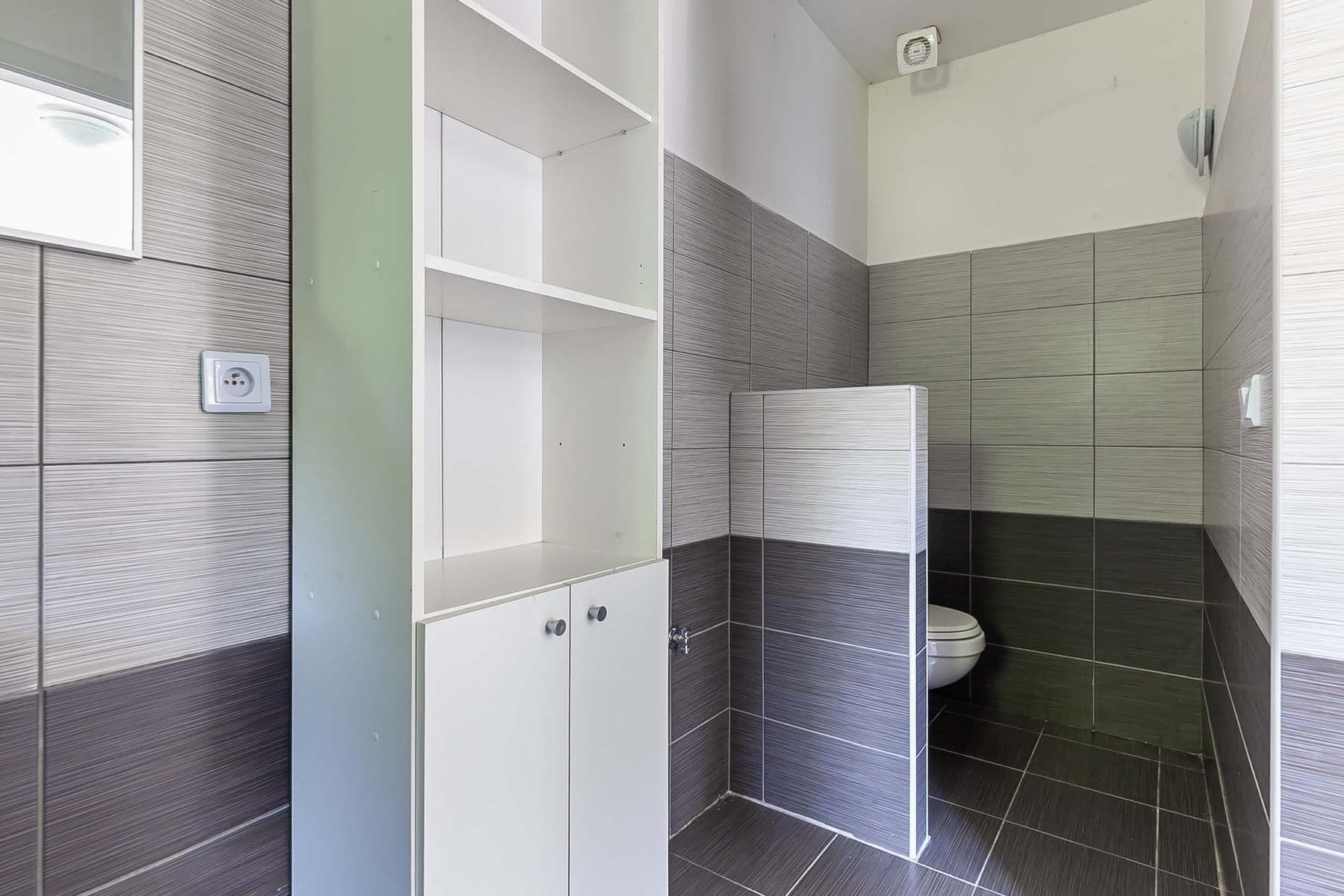 Predaj domu 250 m², pozemek 1.555 m², Doubravčice, Středočeský kraj Predaj domu 250 m², pozemek 1.555 m², Doubravčice, Středočeský kraj