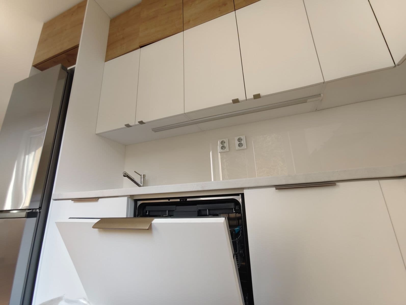 Prenájom bytu 3-izbový 70 m², Nad Zlíchovem, Praha, Praha Prenájom bytu 3-izbový 70 m², Nad Zlíchovem, Praha, Praha