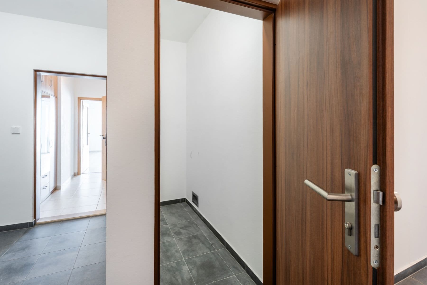 Predaj bytu 1-izbový 27 m², Za černým mostem, Praha, Praha Predaj bytu 1-izbový 27 m², Za černým mostem, Praha, Praha