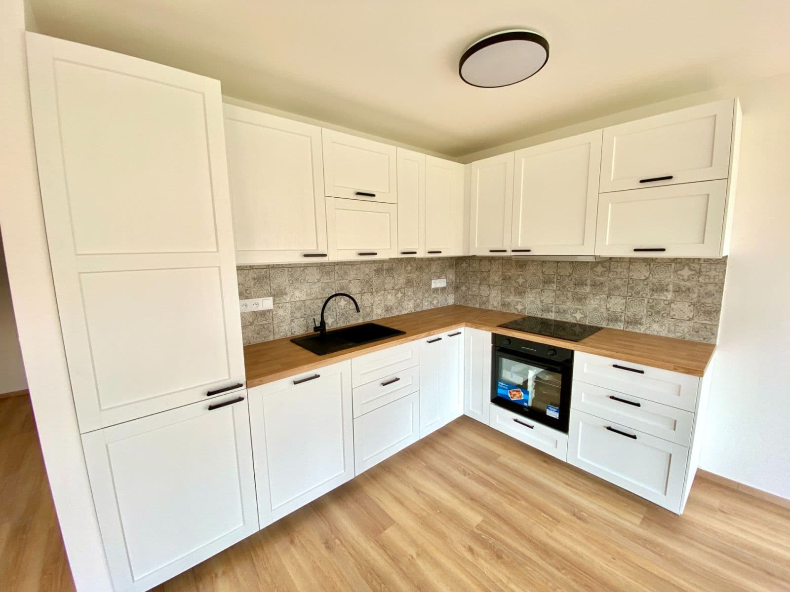 Prenájom bytu 3-izbový 69 m², Přímětická, Praha, Praha Prenájom bytu 3-izbový 69 m², Přímětická, Praha, Praha