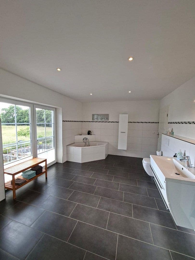 Predaj domu 354 m², pozemek 7.940 m², Großsolt, Šlezvicko-Holštajnsko Predaj domu 354 m², pozemek 7.940 m², Großsolt, Šlezvicko-Holštajnsko