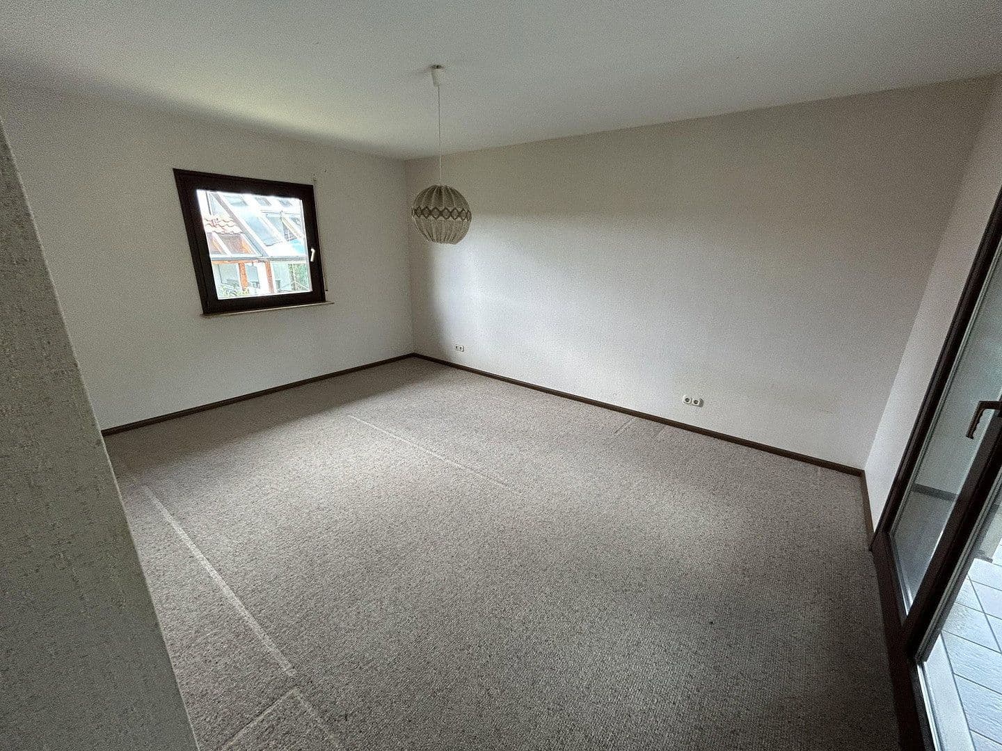 Prenájom domu 120 m², pozemek 866 m², Straubenhardt, Bádensko-Wurttembersko Prenájom domu 120 m², pozemek 866 m², Straubenhardt, Bádensko-Wurttembersko