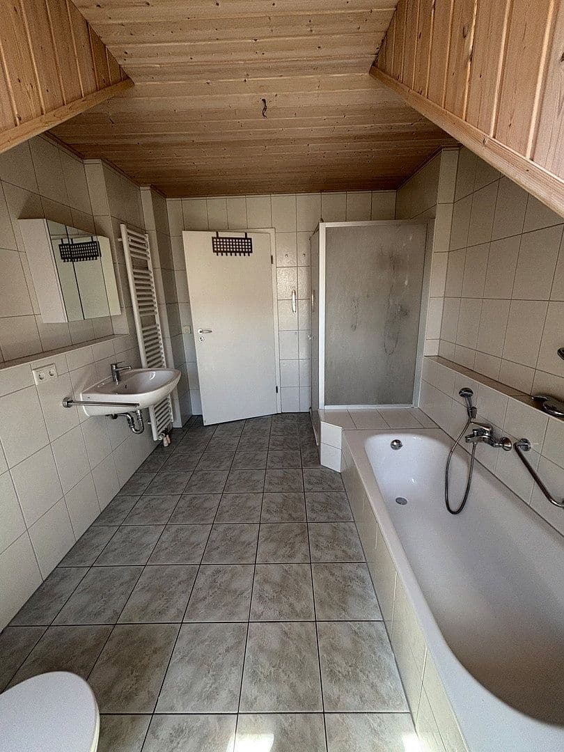 Prenájom domu 130 m², pozemek 270 m², Neuburg an der Donau, Bavorsko Prenájom domu 130 m², pozemek 270 m², Neuburg an der Donau, Bavorsko
