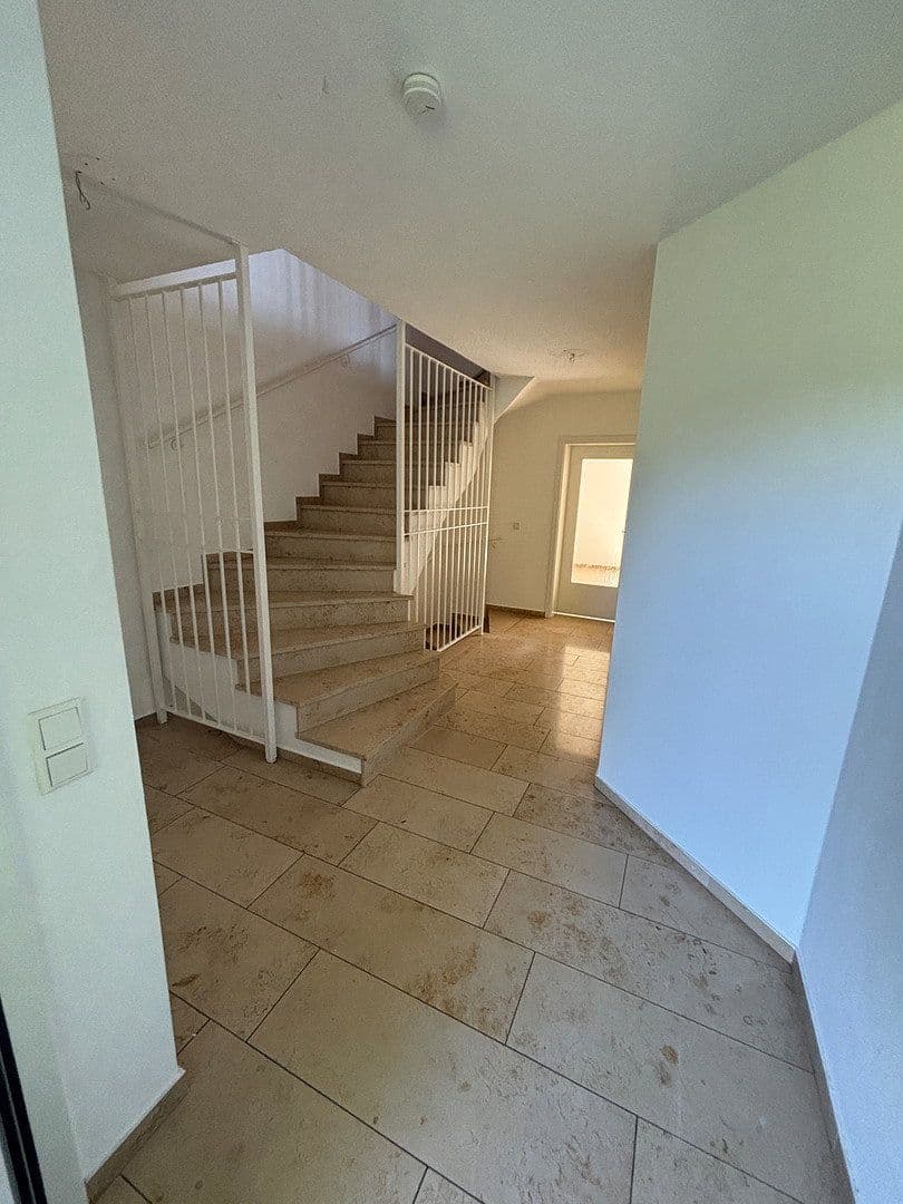 Prenájom domu 130 m², pozemek 270 m², Neuburg an der Donau, Bavorsko Prenájom domu 130 m², pozemek 270 m², Neuburg an der Donau, Bavorsko