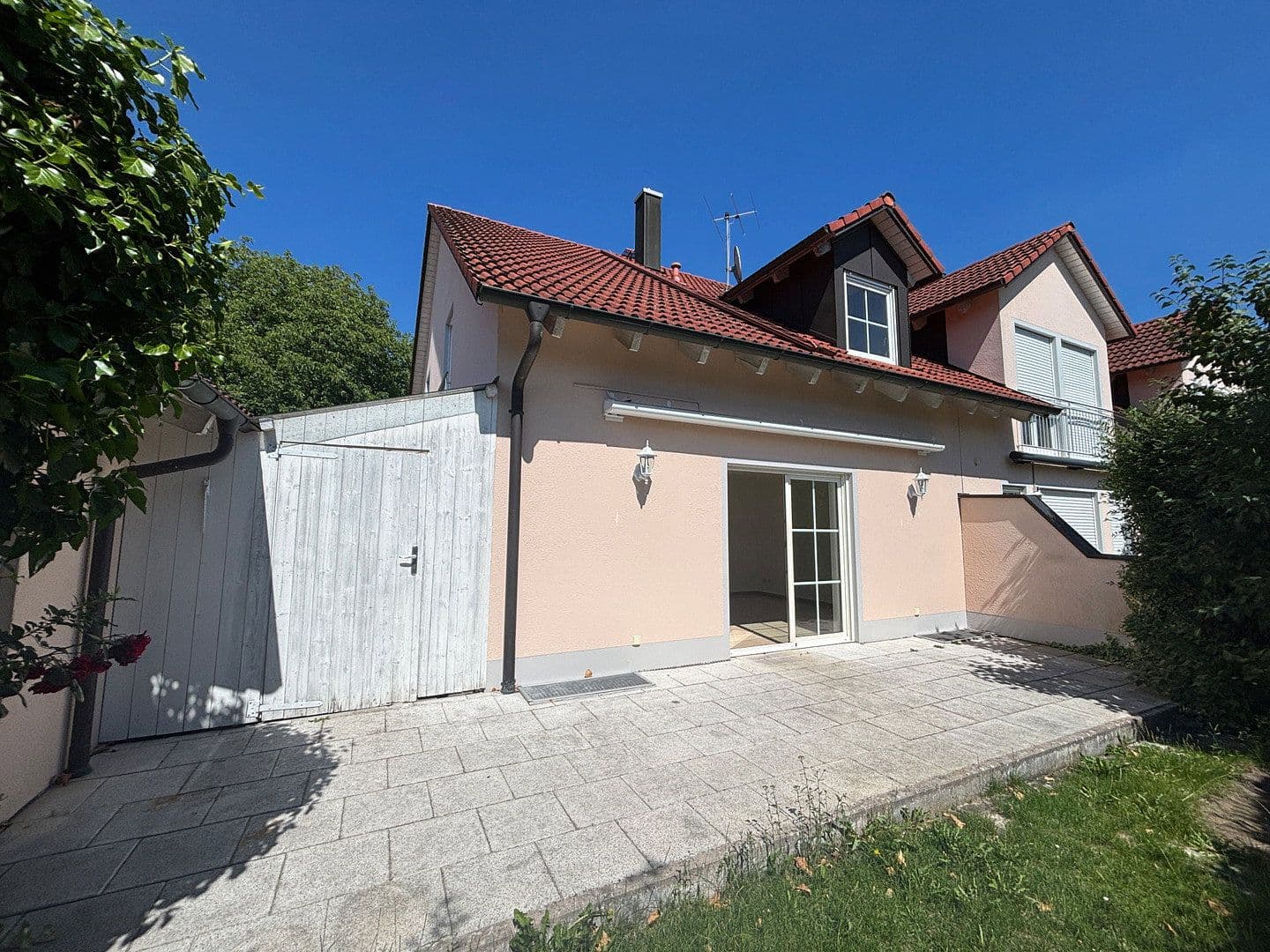 Prenájom domu 130 m², pozemek 270 m², Neuburg an der Donau, Bavorsko Prenájom domu 130 m², pozemek 270 m², Neuburg an der Donau, Bavorsko