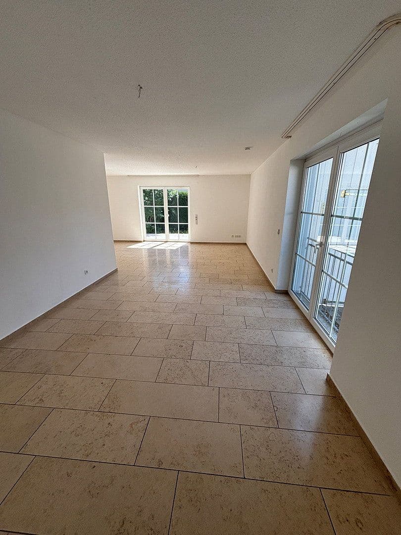 Prenájom domu 130 m², pozemek 270 m², Neuburg an der Donau, Bavorsko Prenájom domu 130 m², pozemek 270 m², Neuburg an der Donau, Bavorsko