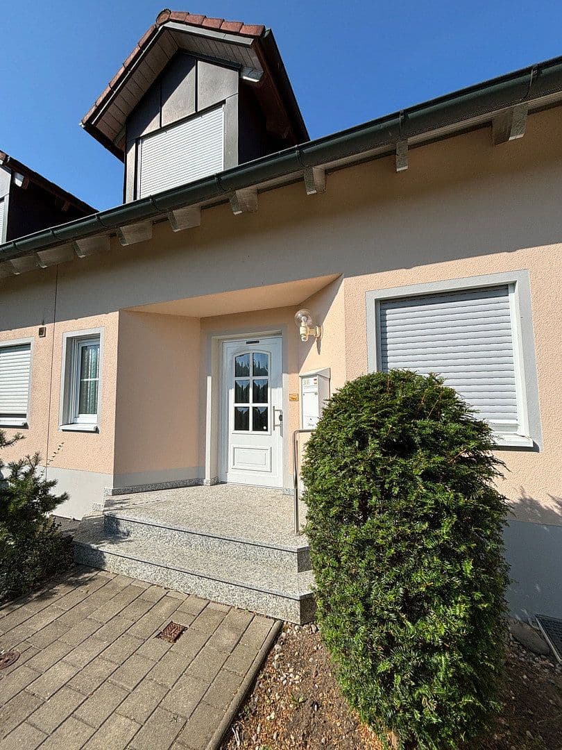 Prenájom domu 130 m², pozemek 270 m², Neuburg an der Donau, Bavorsko Prenájom domu 130 m², pozemek 270 m², Neuburg an der Donau, Bavorsko