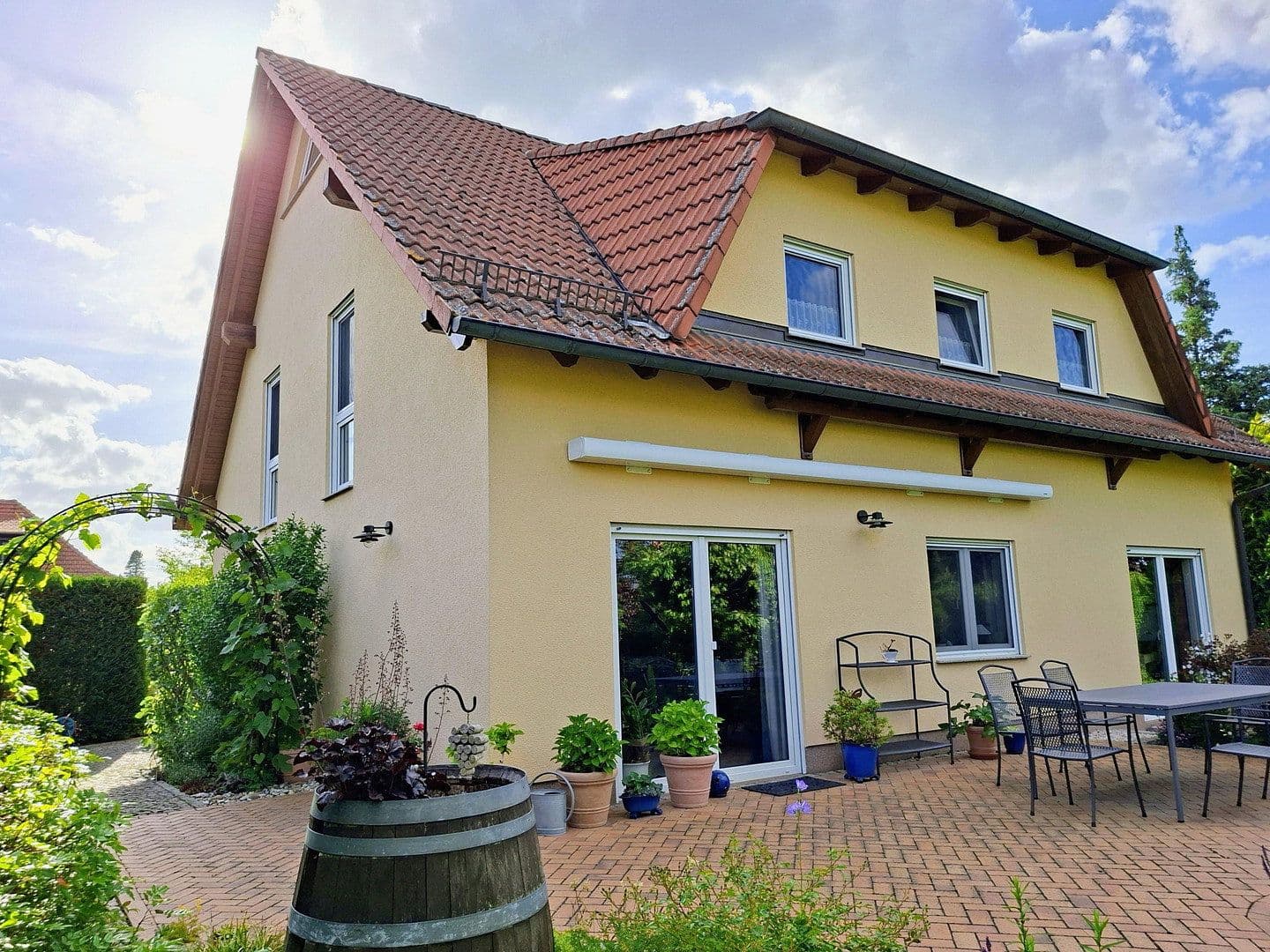 Predaj domu 184 m², pozemek 1.122 m², Falkensee, Brandenbursko Predaj domu 184 m², pozemek 1.122 m², Falkensee, Brandenbursko