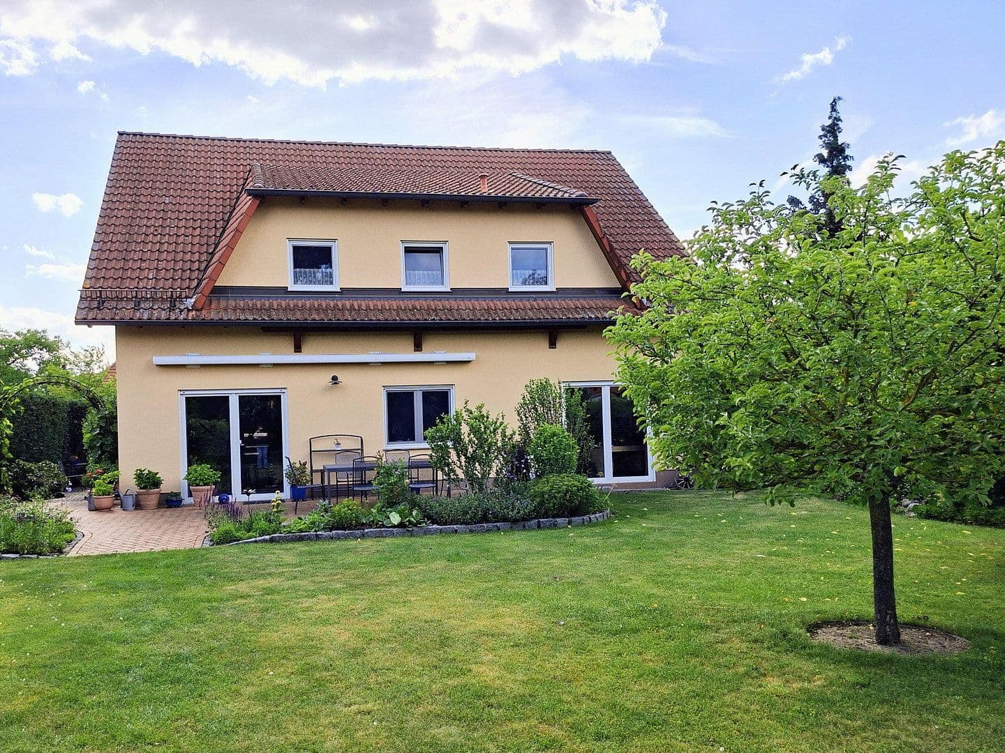 Predaj domu 184 m², pozemek 1.122 m², Falkensee, Brandenbursko Predaj domu 184 m², pozemek 1.122 m², Falkensee, Brandenbursko