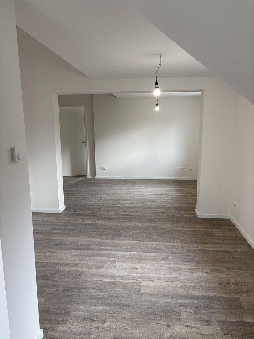 Prenájom bytu 2-izbový 70 m², Kienhorststraße, Berlin, Berlín Prenájom bytu 2-izbový 70 m², Kienhorststraße, Berlin, Berlín