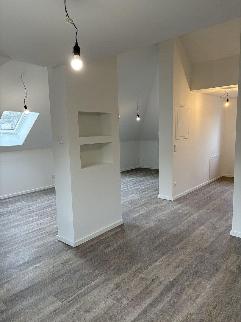 Prenájom bytu 2-izbový 70 m², Kienhorststraße, Berlin, Berlín Prenájom bytu 2-izbový 70 m², Kienhorststraße, Berlin, Berlín