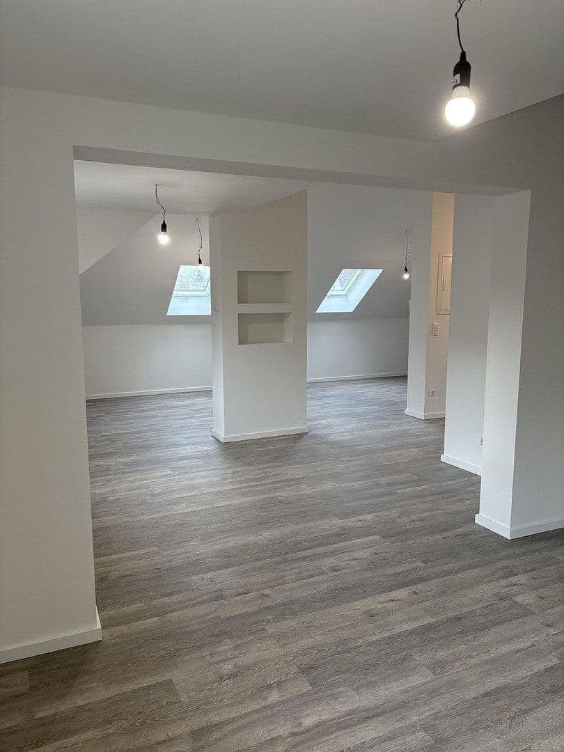 Prenájom bytu 2-izbový 70 m², Kienhorststraße, Berlin, Berlín Prenájom bytu 2-izbový 70 m², Kienhorststraße, Berlin, Berlín