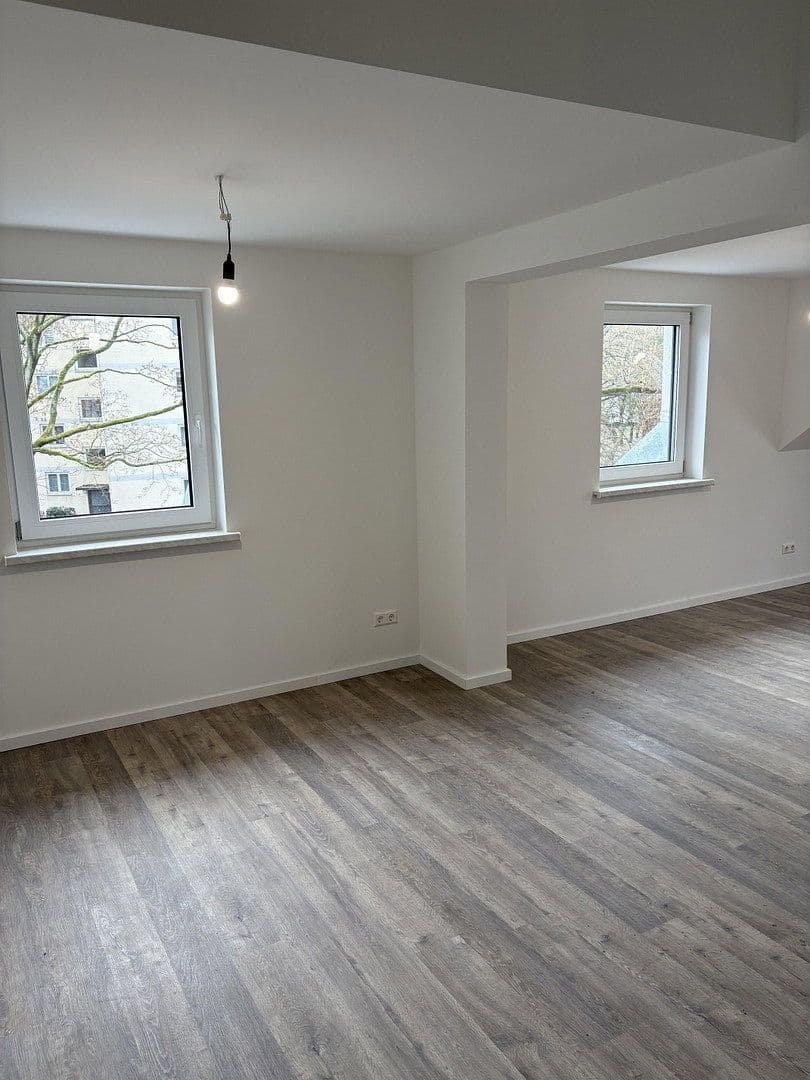 Prenájom bytu 2-izbový 70 m², Kienhorststraße, Berlin, Berlín Prenájom bytu 2-izbový 70 m², Kienhorststraße, Berlin, Berlín