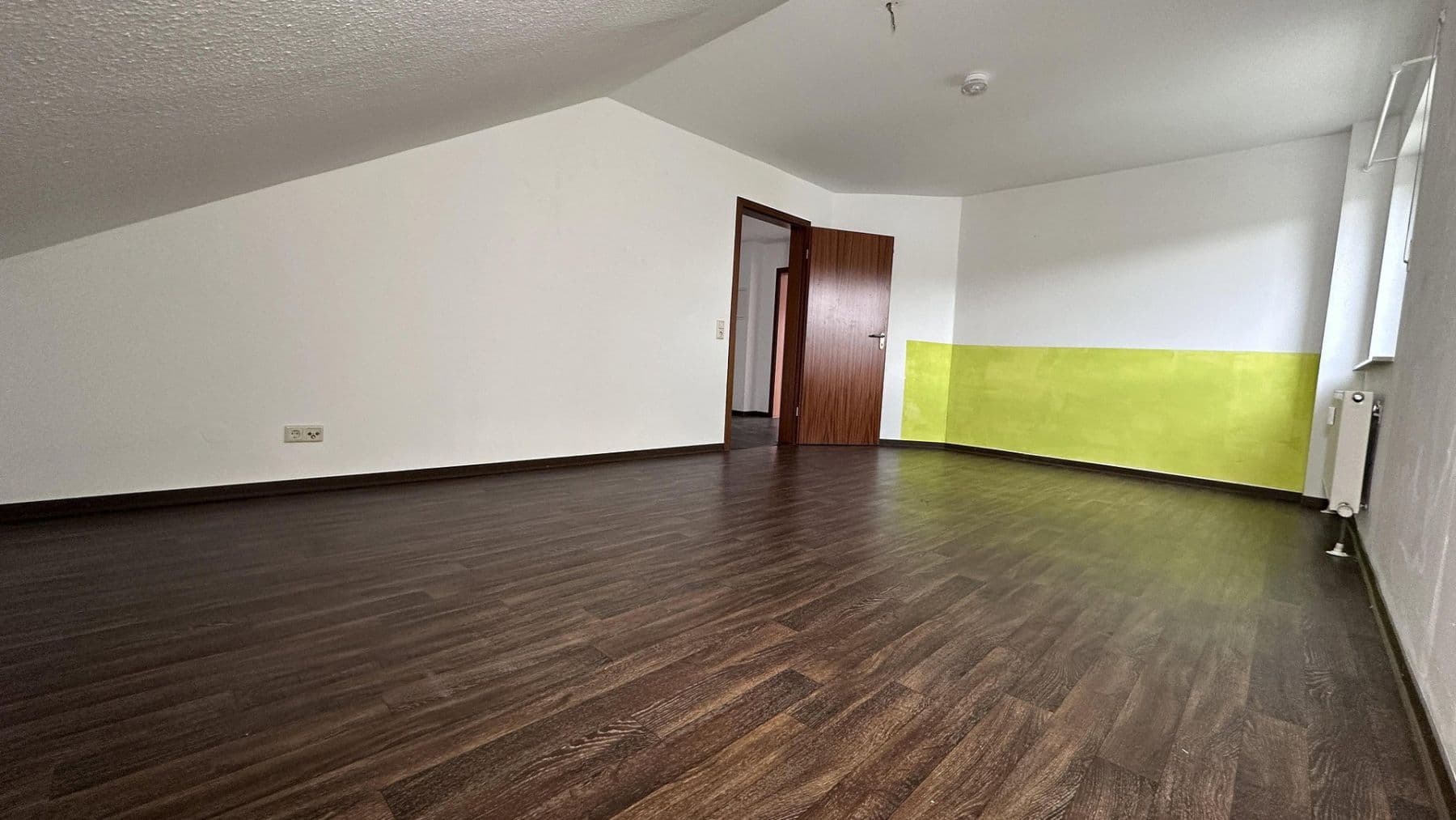 Prenájom bytu 2-izbový 82 m², Bad Emstal, Hesensko Prenájom bytu 2-izbový 82 m², Bad Emstal, Hesensko