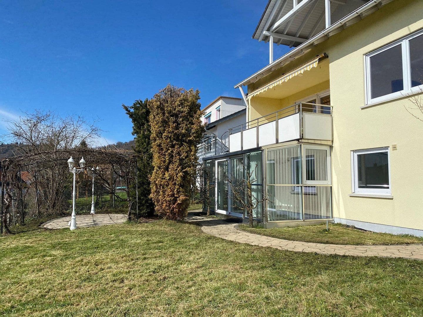Prenájom domu 200 m², pozemek 702 m², Am Blütenhang 10, Bodman-Ludwigshafen, Bádensko-Wurttembersko Prenájom domu 200 m², pozemek 702 m², Am Blütenhang 10, Bodman-Ludwigshafen, Bádensko-Wurttembersko
