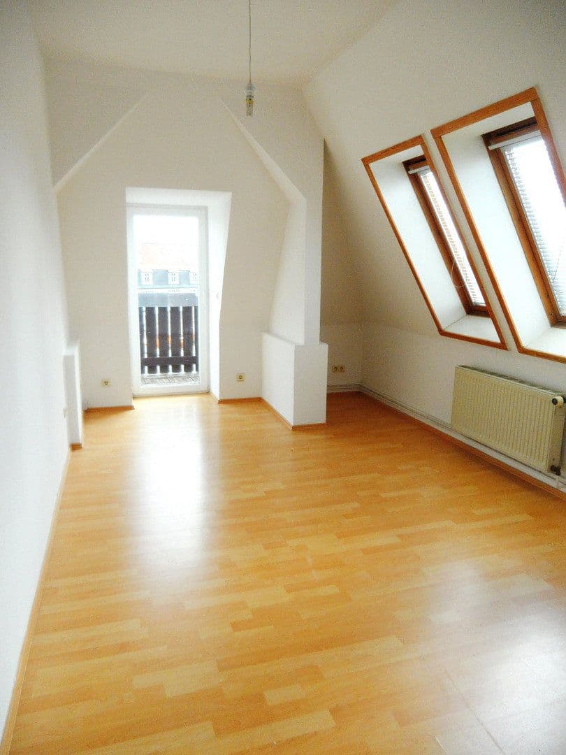 Prenájom bytu 3-izbový 69 m², Südstr. 64, Leipzig, Sasko Prenájom bytu 3-izbový 69 m², Südstr. 64, Leipzig, Sasko