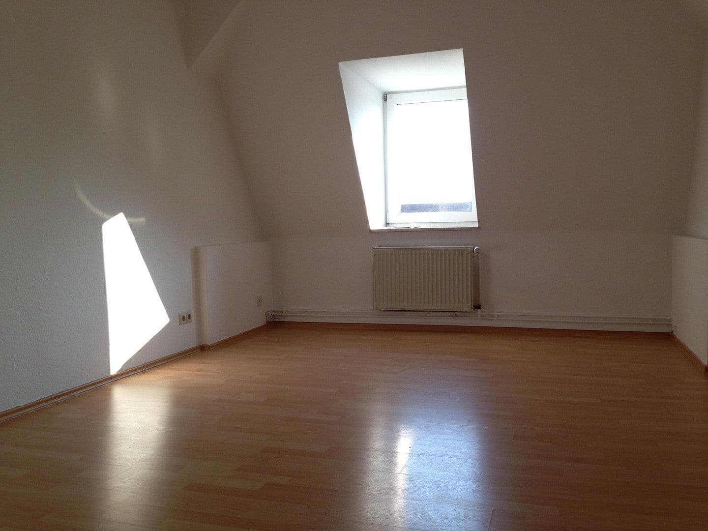 Prenájom bytu 3-izbový 69 m², Südstr. 64, Leipzig, Sasko Prenájom bytu 3-izbový 69 m², Südstr. 64, Leipzig, Sasko
