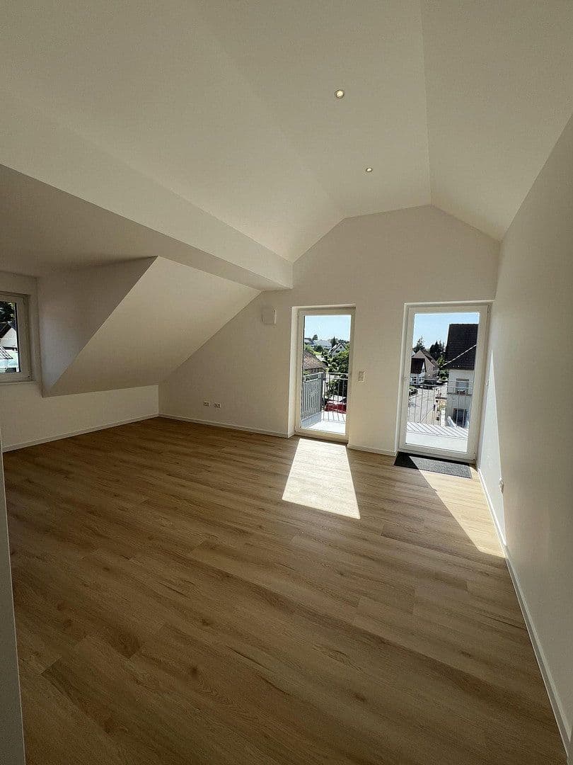 Prenájom bytu 3-izbový 74 m², Baden-Baden, Bádensko-Wurttembersko Prenájom bytu 3-izbový 74 m², Baden-Baden, Bádensko-Wurttembersko